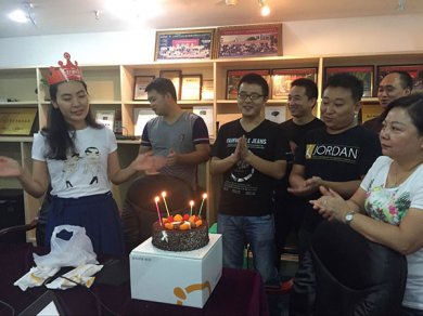 我們的團(tuán)隊(duì)—員工生日會
